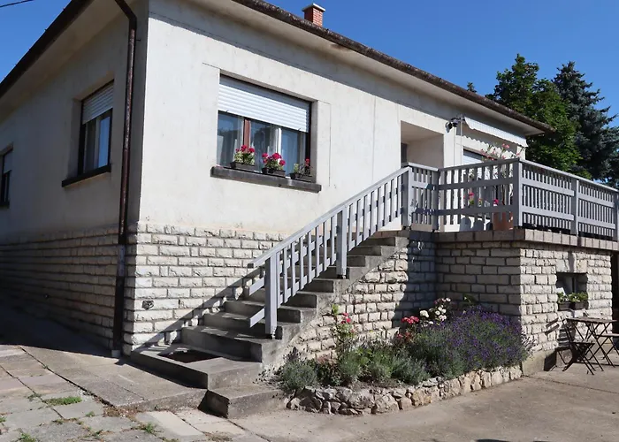 Tuender דירה באלאטונפורד